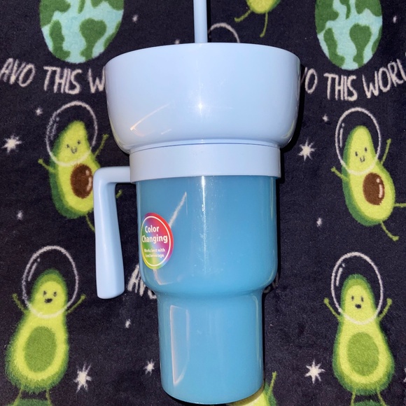 Blue Color Changing Stadium Cup 32 oz - Picture 1 of 5